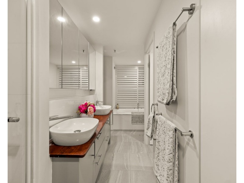 232/64 Macquarie Street, Teneriffe QLD 4005