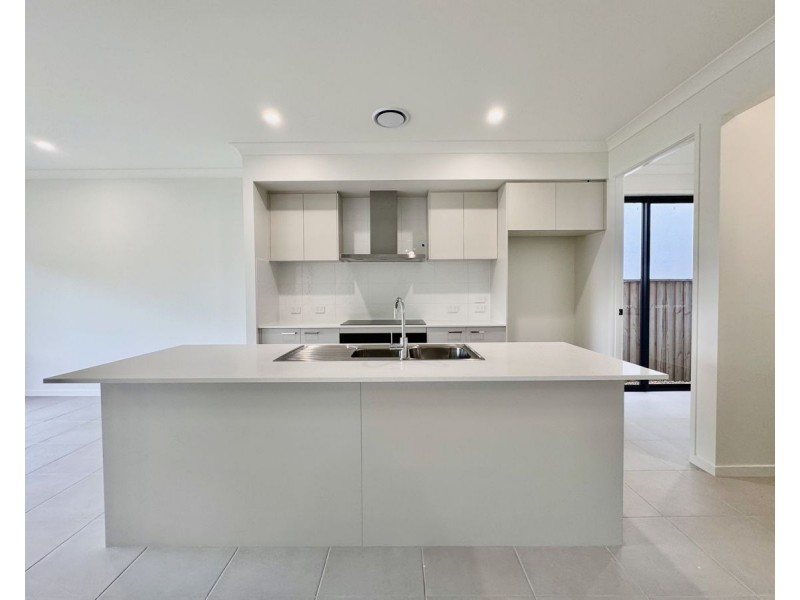 37 ABLOOM STREET, Rochedale QLD 4123