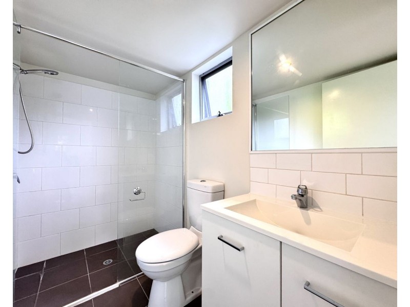 10 4-6 Lockhart Street, Woolloongabba QLD 4102