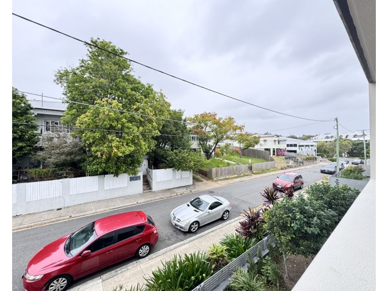 10 4-6 Lockhart Street, Woolloongabba QLD 4102