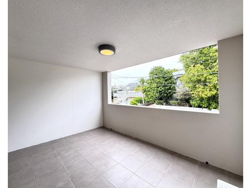 10 4-6 Lockhart Street, Woolloongabba QLD 4102