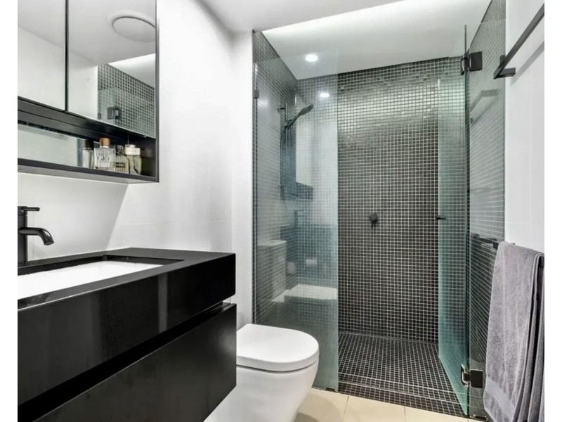 704/19 Deshon St, Woolloongabba QLD 4102