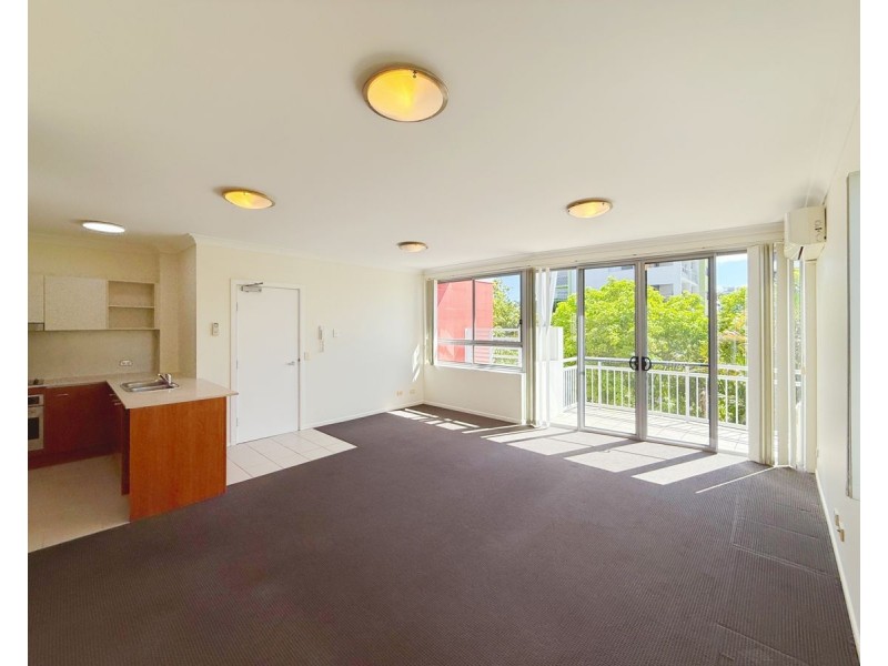 Unit 44/13-23 Bright Avenue, Labrador QLD 4215