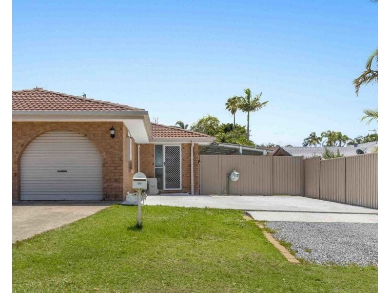 1/216 Olsen Avenue, Arundel QLD 4214