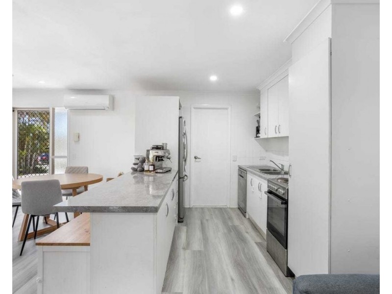 1/216 Olsen Avenue, Arundel QLD 4214