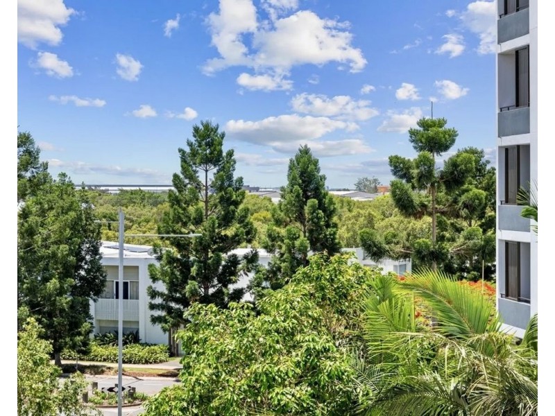 10714/320 MacArthur Ave, Hamilton QLD 4007