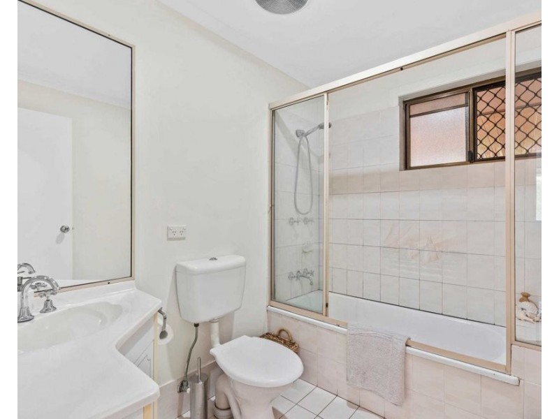 49 WARRUNGEN WAY, Ashmore QLD 4214