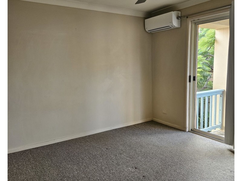 Unit 20/1 Warbler Parade, Varsity Lakes QLD 4227