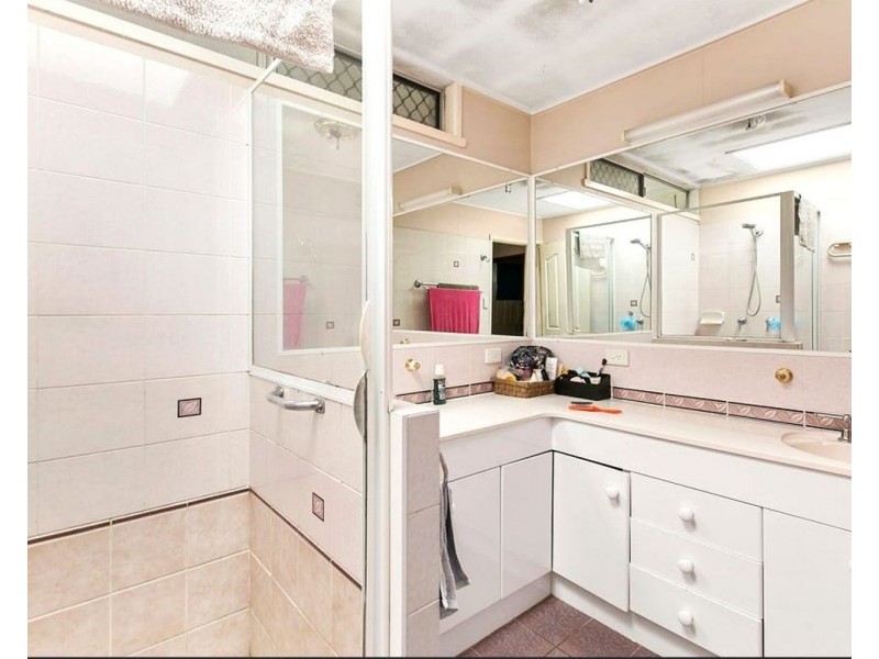 9 Sorrento St, Wynnum West QLD 4178