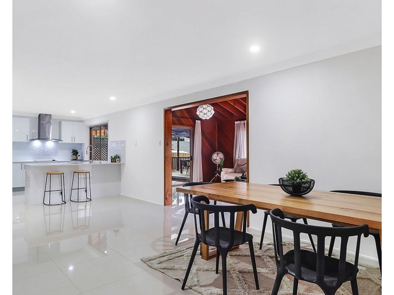 4 CAMELLIA PLACE,, Sunnybank Hills QLD 4109