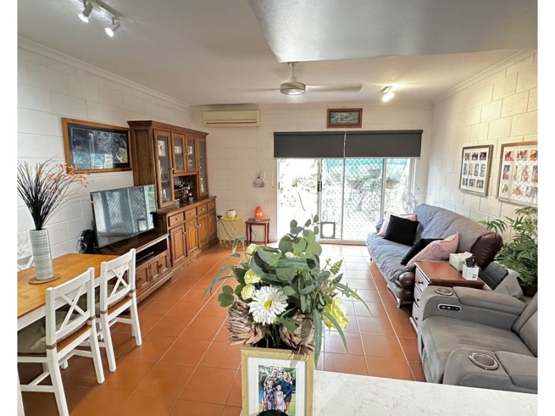 7 8 Short Street, Redlynch QLD 4870