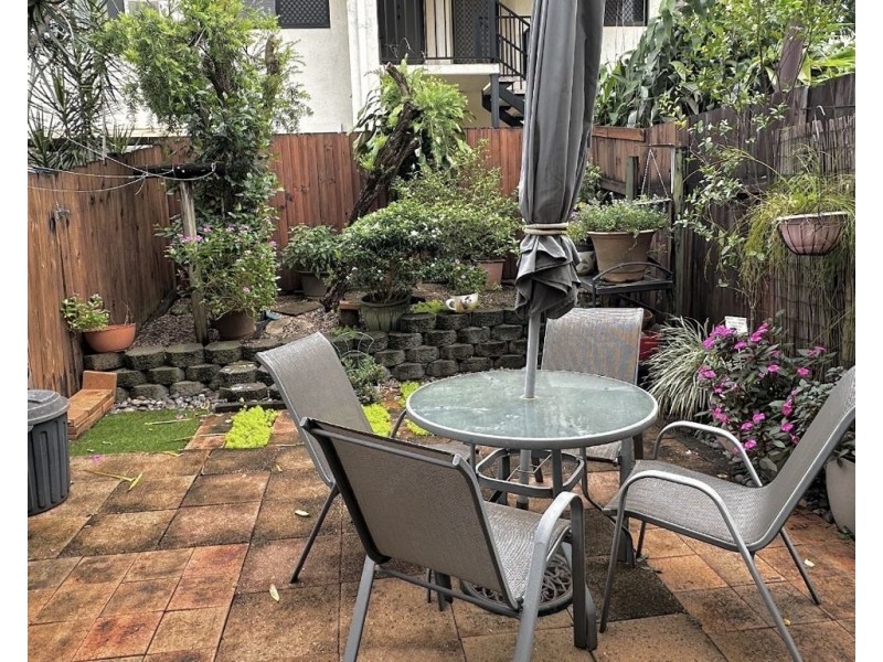 7 8 Short Street, Redlynch QLD 4870