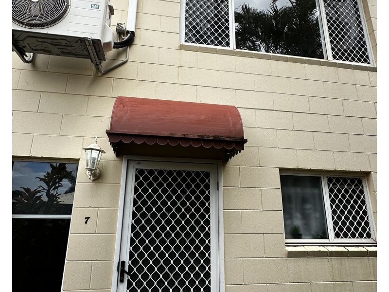 7 8 Short Street, Redlynch QLD 4870