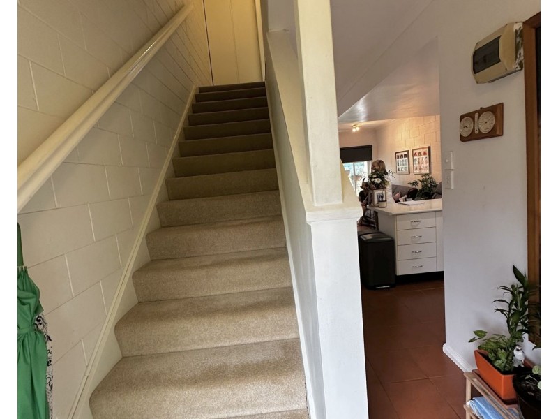 7 8 Short Street, Redlynch QLD 4870