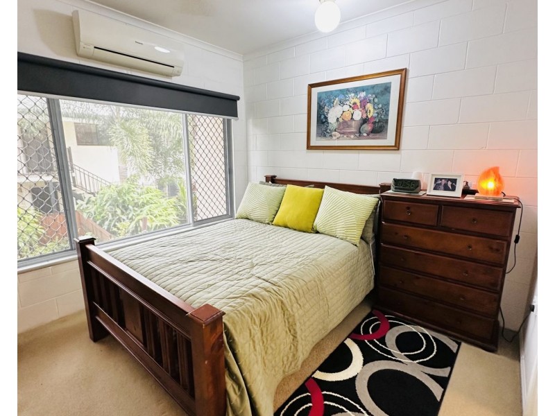 7 8 Short Street, Redlynch QLD 4870