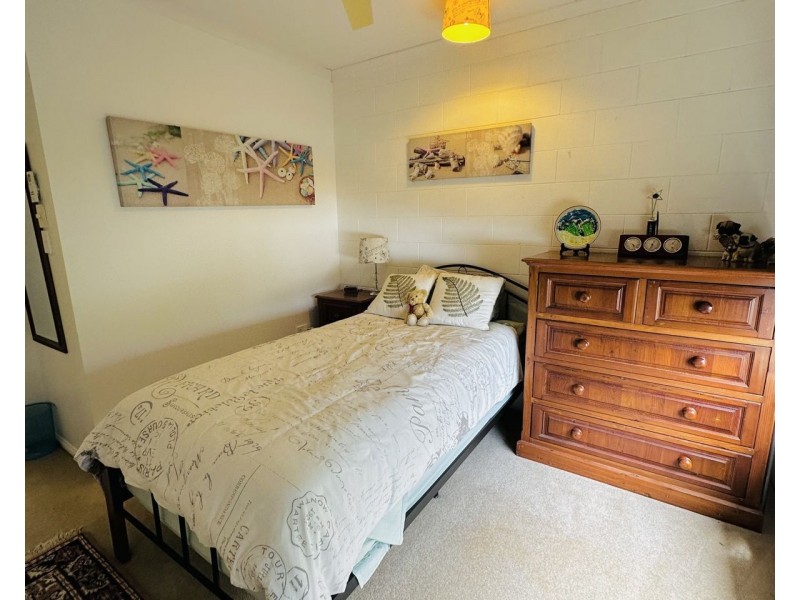 7 8 Short Street, Redlynch QLD 4870