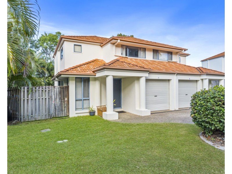 7/2 Studio Drive, Pacific Pines QLD 4211
