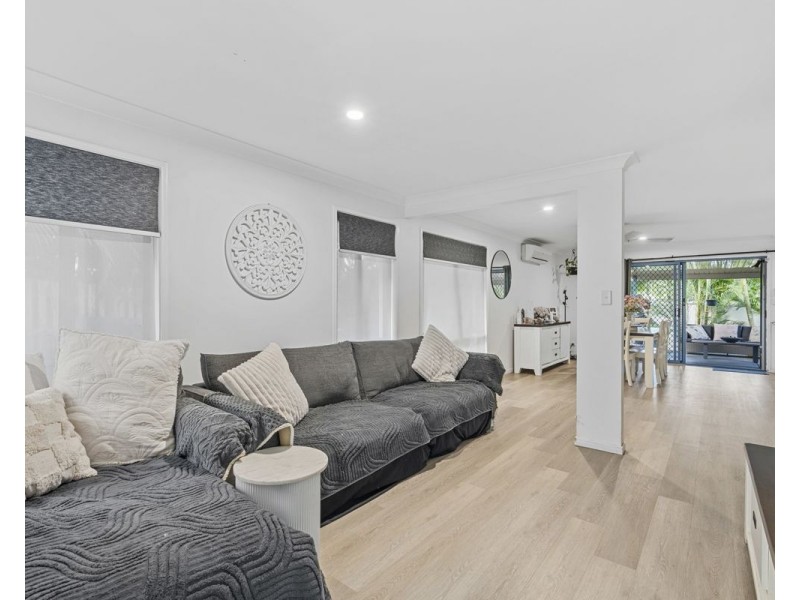 7/2 Studio Drive, Pacific Pines QLD 4211