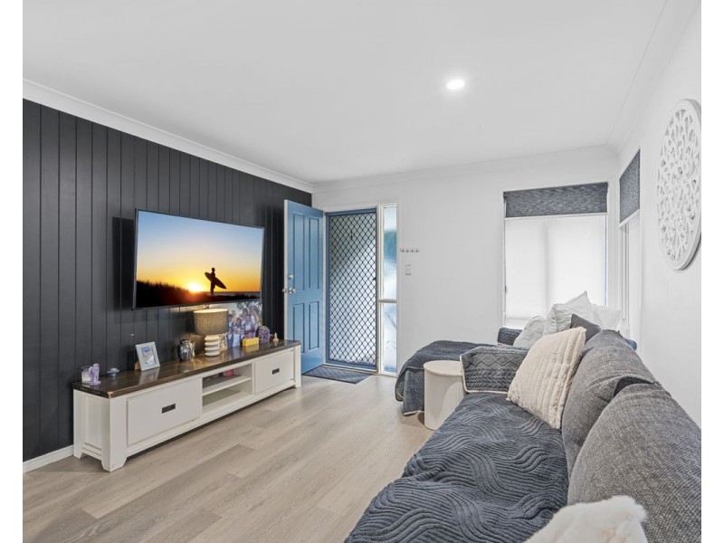 7/2 Studio Drive, Pacific Pines QLD 4211