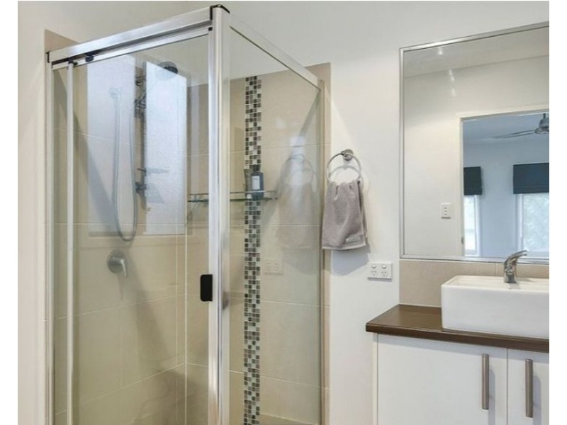 12 Moreton St, Fitzgibbon QLD 4018