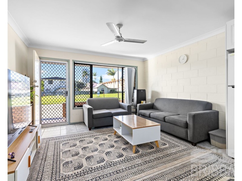 2/13F Wyndham Avenue, Southport QLD 4215