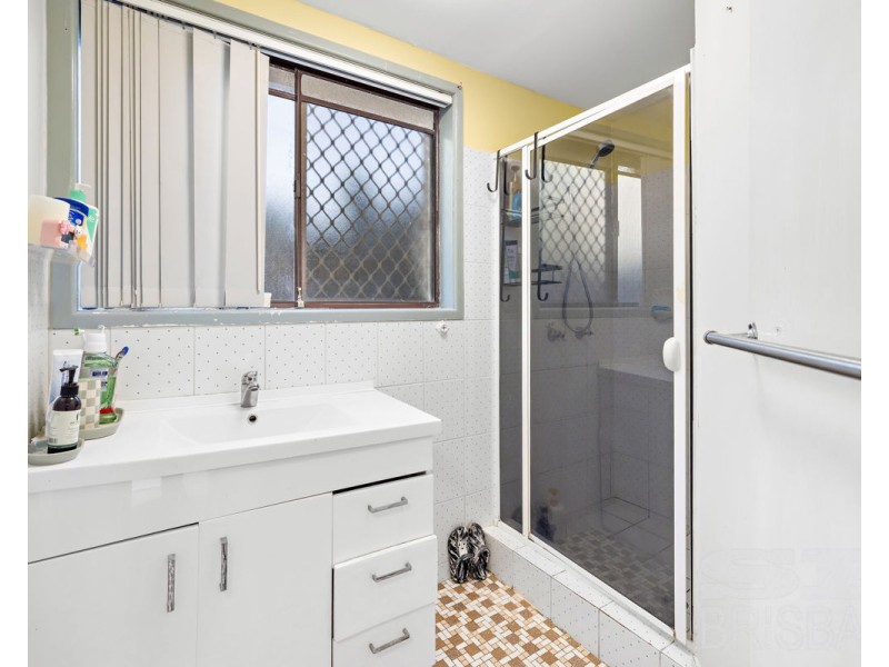 2/13F Wyndham Avenue, Southport QLD 4215