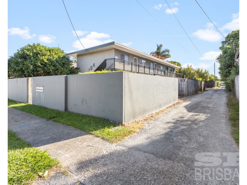 2/13F Wyndham Avenue, Southport QLD 4215