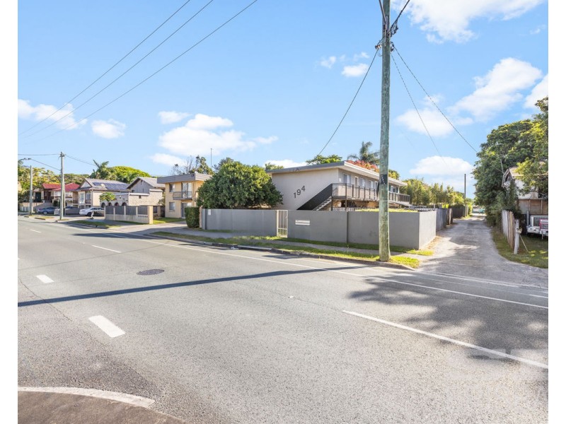 2/13F Wyndham Avenue, Southport QLD 4215