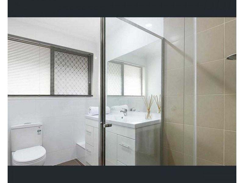 13 Grecian St, Regents Park QLD 4118