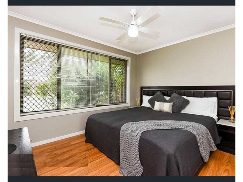 13 Grecian St, Regents Park QLD 4118