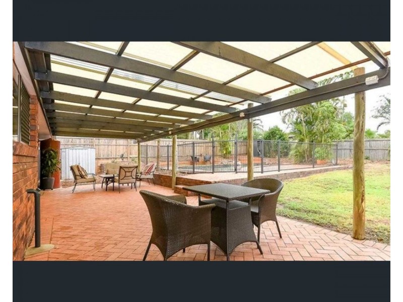 13 Grecian St, Regents Park QLD 4118