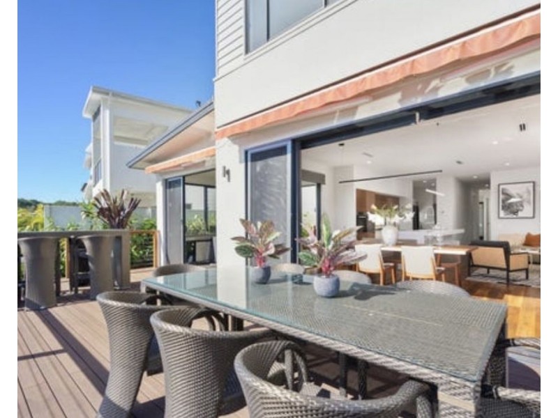 4 Northwater Drive, Hope Island QLD 4212