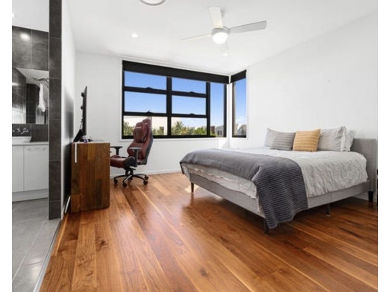 4 Northwater Drive, Hope Island QLD 4212