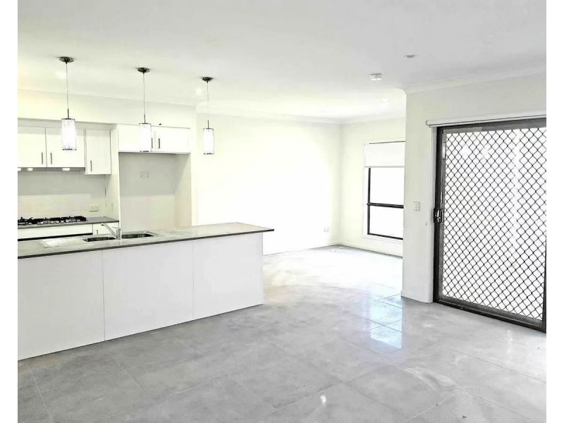 13 Mount Roberts Street, Park Ridge QLD 4125