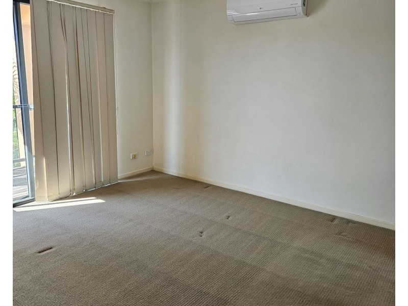 Unit 67/1 Warbler Parade, Varsity Lakes QLD 4227