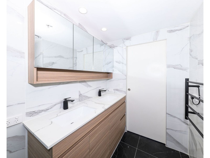 1394 56 Scarborough St, Southport QLD 4215