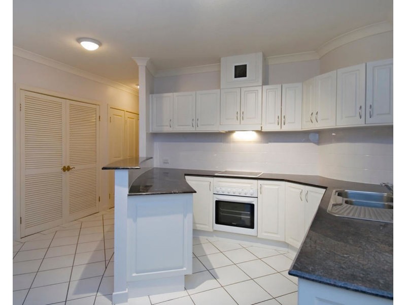 6/51 Sims Esplanade, Yorkeys Knob QLD 4878