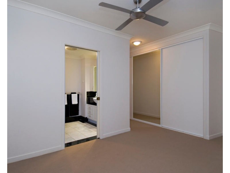 6/51 Sims Esplanade, Yorkeys Knob QLD 4878