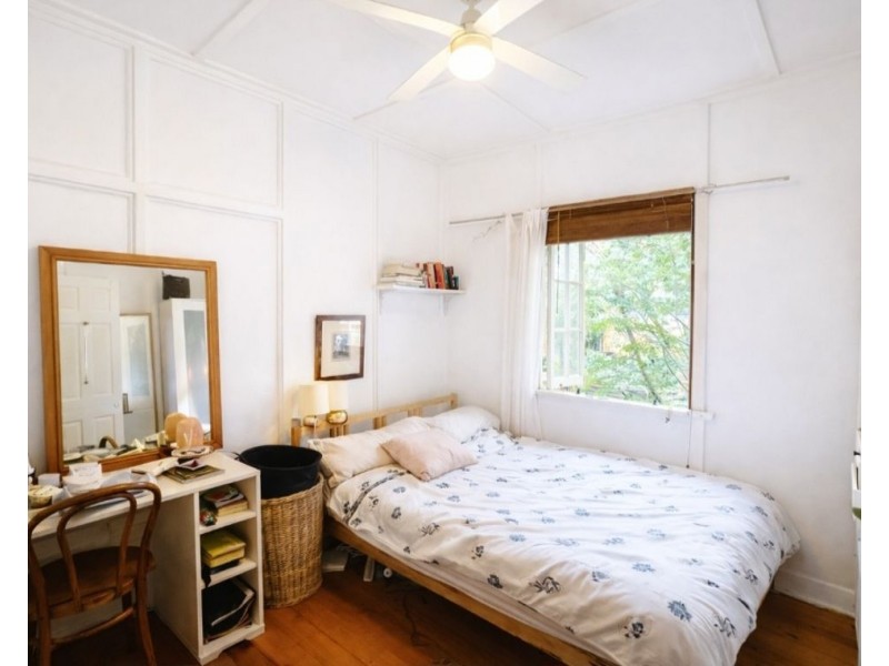 2/4 Laura street, Highgate Hill QLD 4101