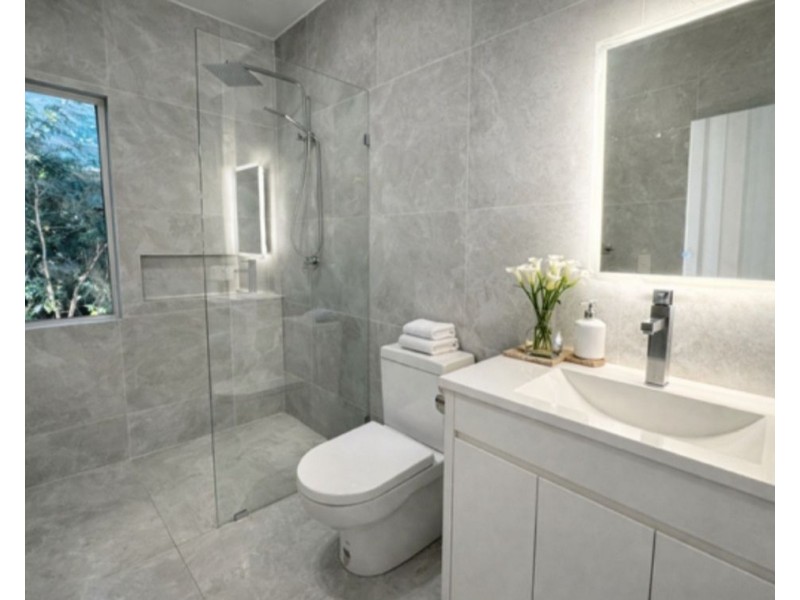 2/4 Laura street, Highgate Hill QLD 4101