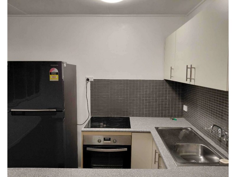 3/144 Frank St, Labrador QLD 4215