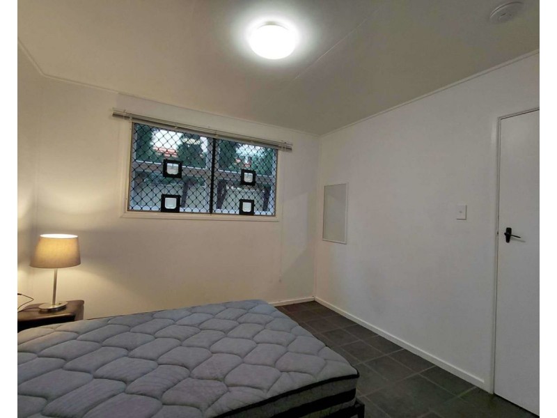 3/144 Frank St, Labrador QLD 4215