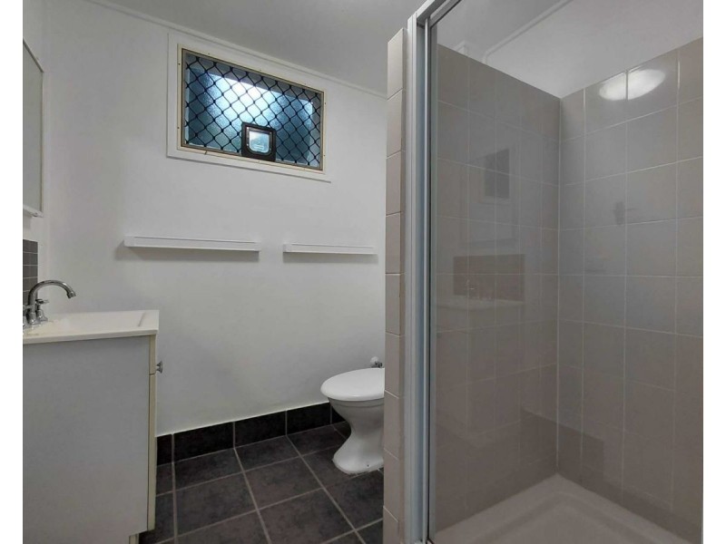 3/144 Frank St, Labrador QLD 4215