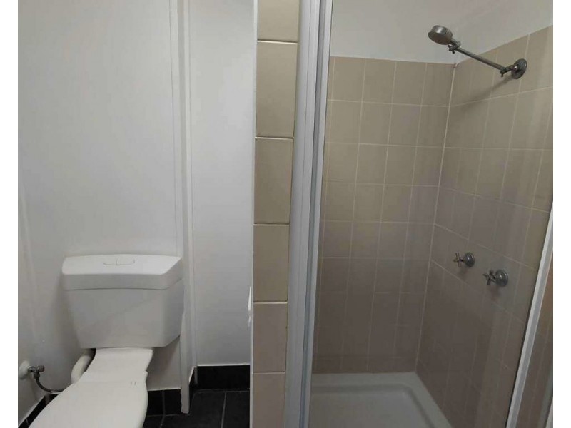 3/144 Frank St, Labrador QLD 4215