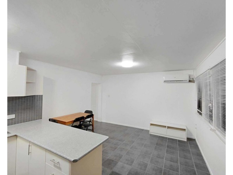 3/144 Frank St, Labrador QLD 4215