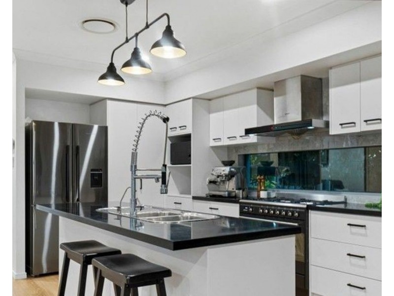 17 henderson st, Eight Mile Plains QLD 4113