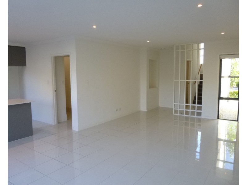 74 2 Bourton Rd, Merrimac QLD 4226