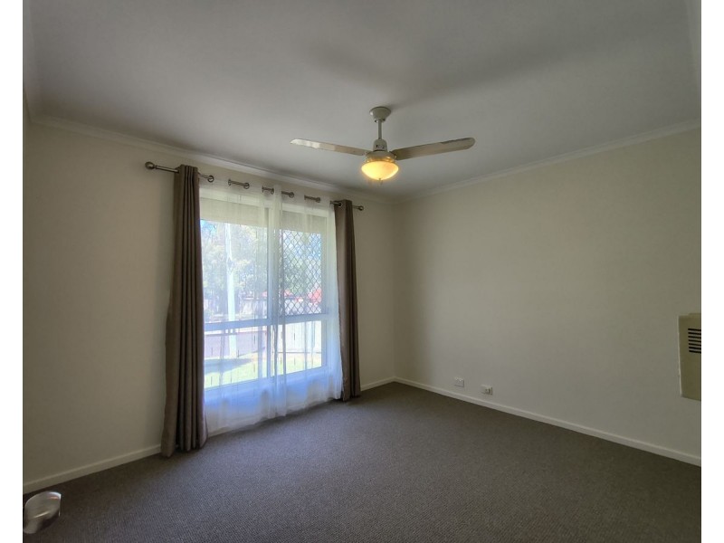 8 Timperley Court, Marsden QLD 4132