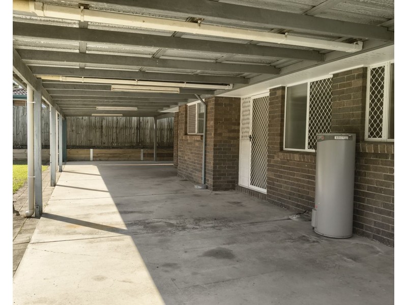 8 Timperley Court, Marsden QLD 4132