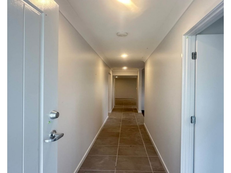 4 Fraser Street, Logan Reserve QLD 4133